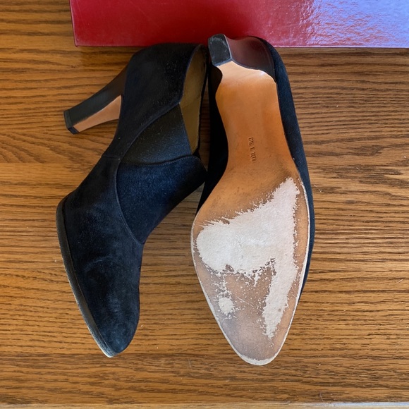 Salvatore Ferragamo Ankle Shoe in Black Suede Calf w/Elastic - Size 7.5B - Picture 5 of 6